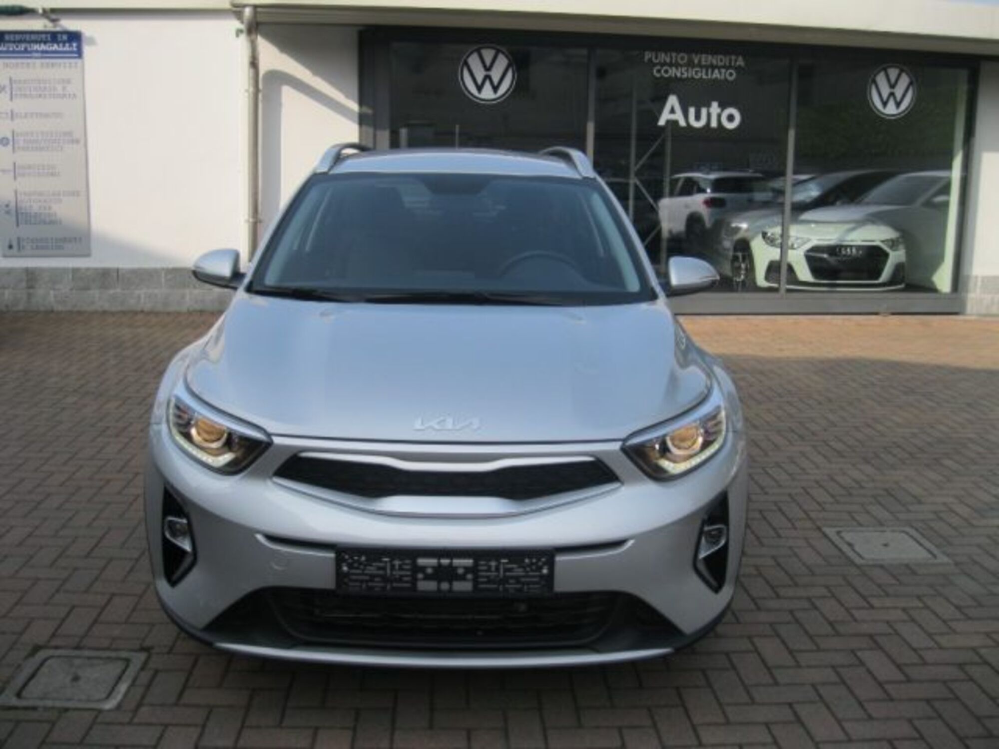 Kia Stonic 1.0 T-GDi 100 CV MHEV iMT Style  del 2022 usata a Lentate sul Seveso