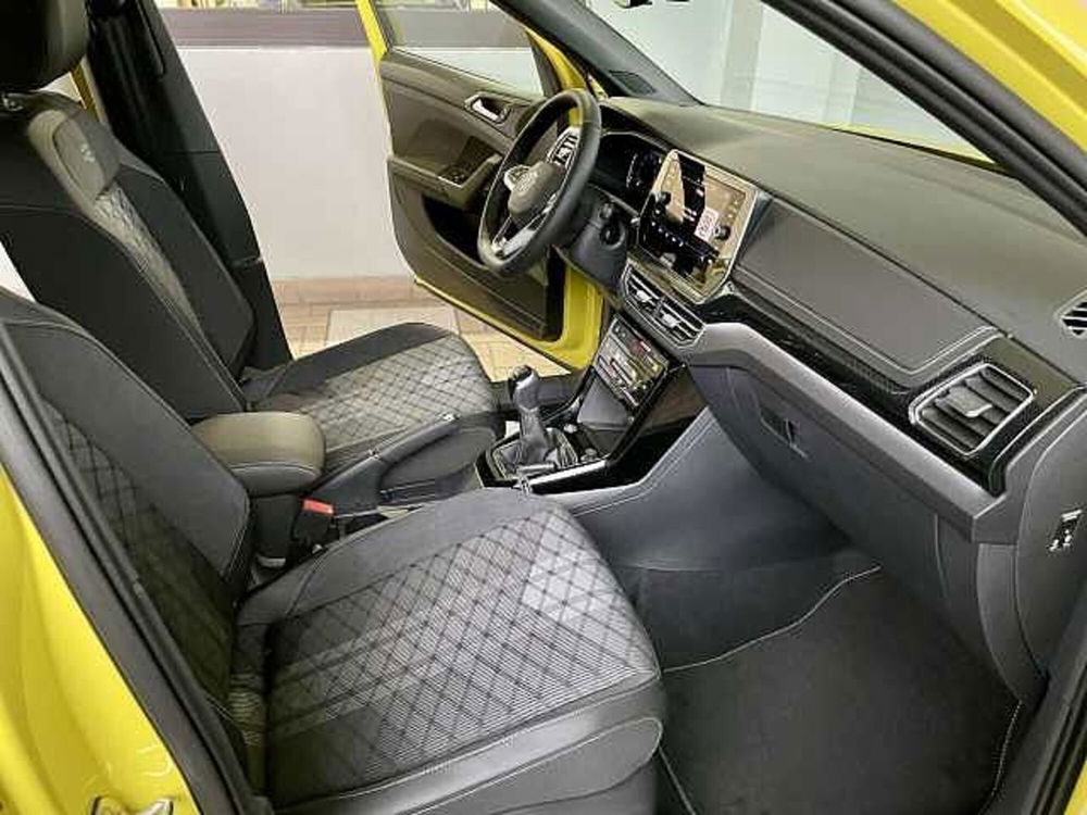 Volkswagen T-Cross nuova a Torino (12)