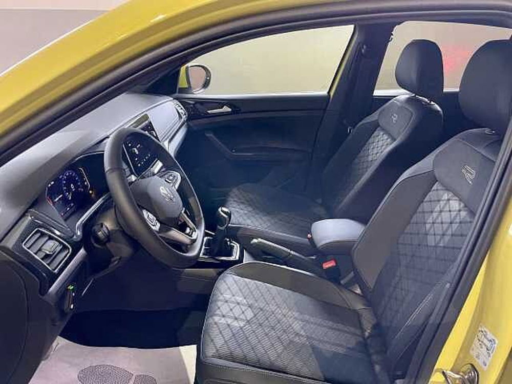 Volkswagen T-Cross nuova a Torino (8)