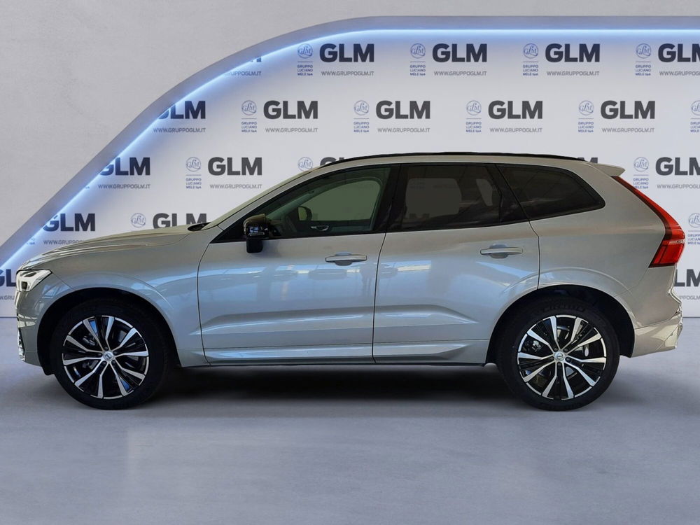 Volvo XC60 B4 automatico Plus Dark  del 2023 usata a Olbia (3)