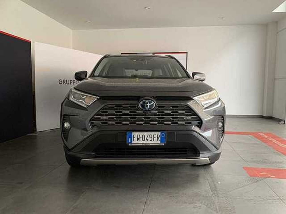 Toyota Rav4 HV (222CV) E-CVT AWD-i Adventure  del 2019 usata a Rende (3)