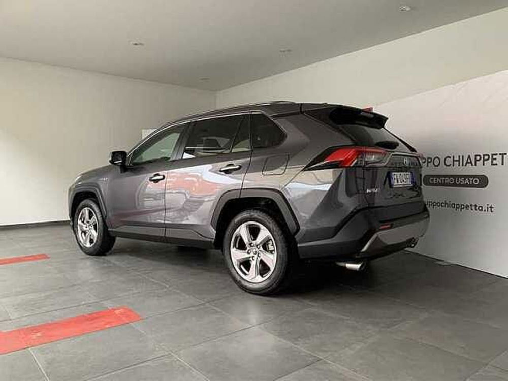 Toyota Rav4 HV (222CV) E-CVT AWD-i Adventure  del 2019 usata a Rende (5)