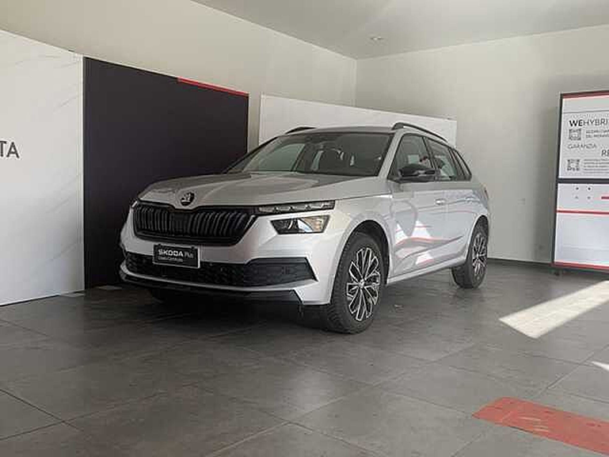 Skoda Kamiq 1.0 tsi Black Dots 115cv del 2023 usata a Rende