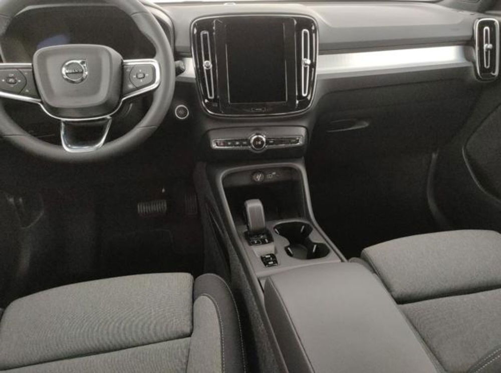 Volvo XC40 nuova a Modena (14)