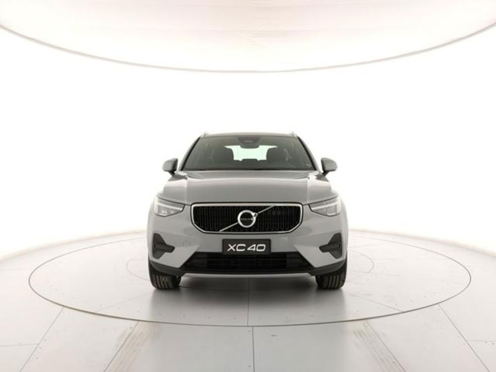 Volvo XC40 nuova a Modena (7)