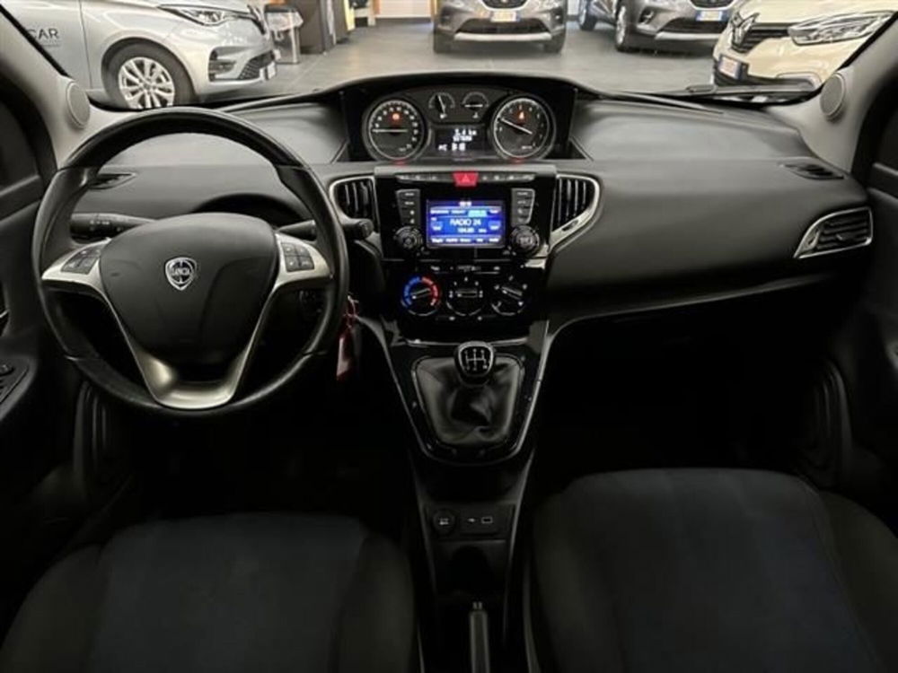 Lancia Ypsilon usata a Cremona (5)