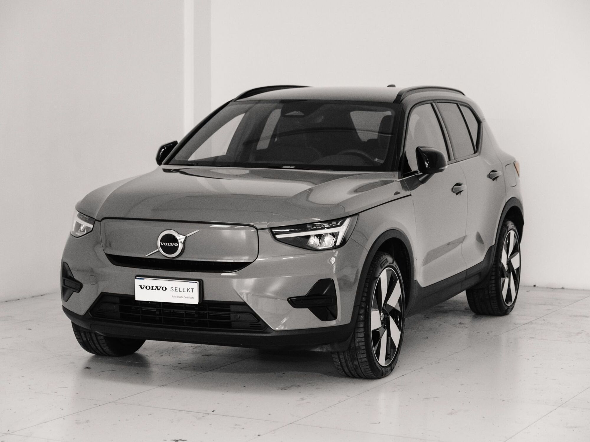 Volvo XC40 Recharge Pure Electric Single Motor FWD Plus  del 2022 usata a Prato