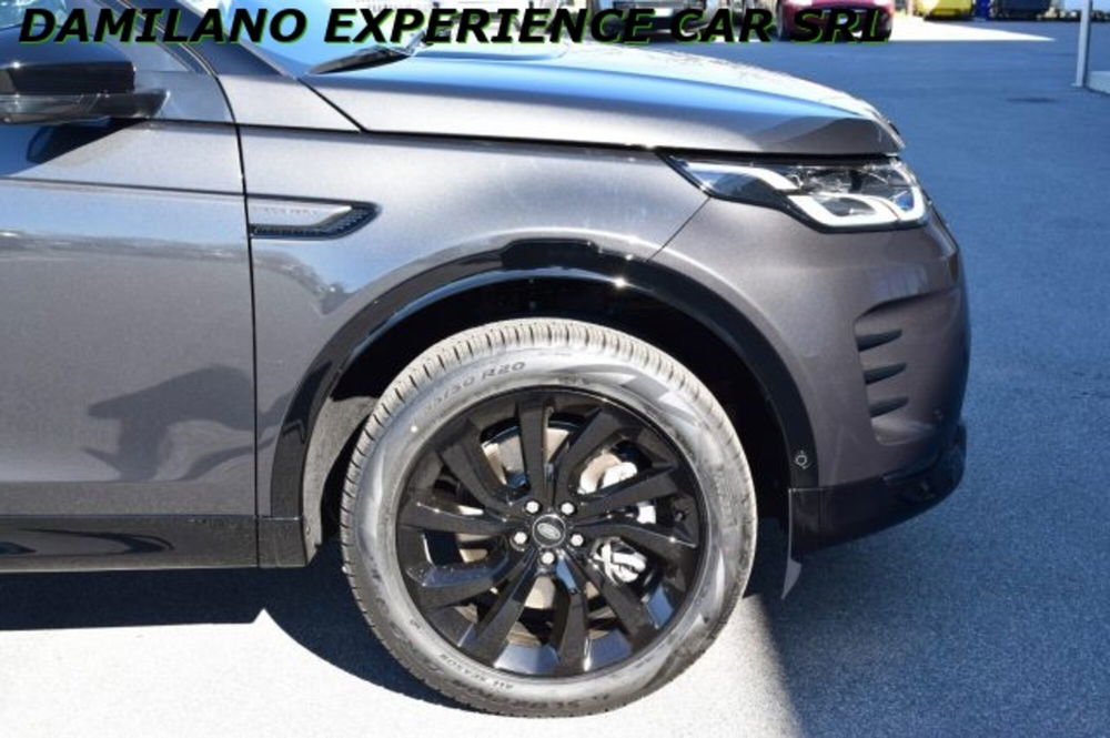 Land Rover Discovery Sport nuova a Cuneo (7)