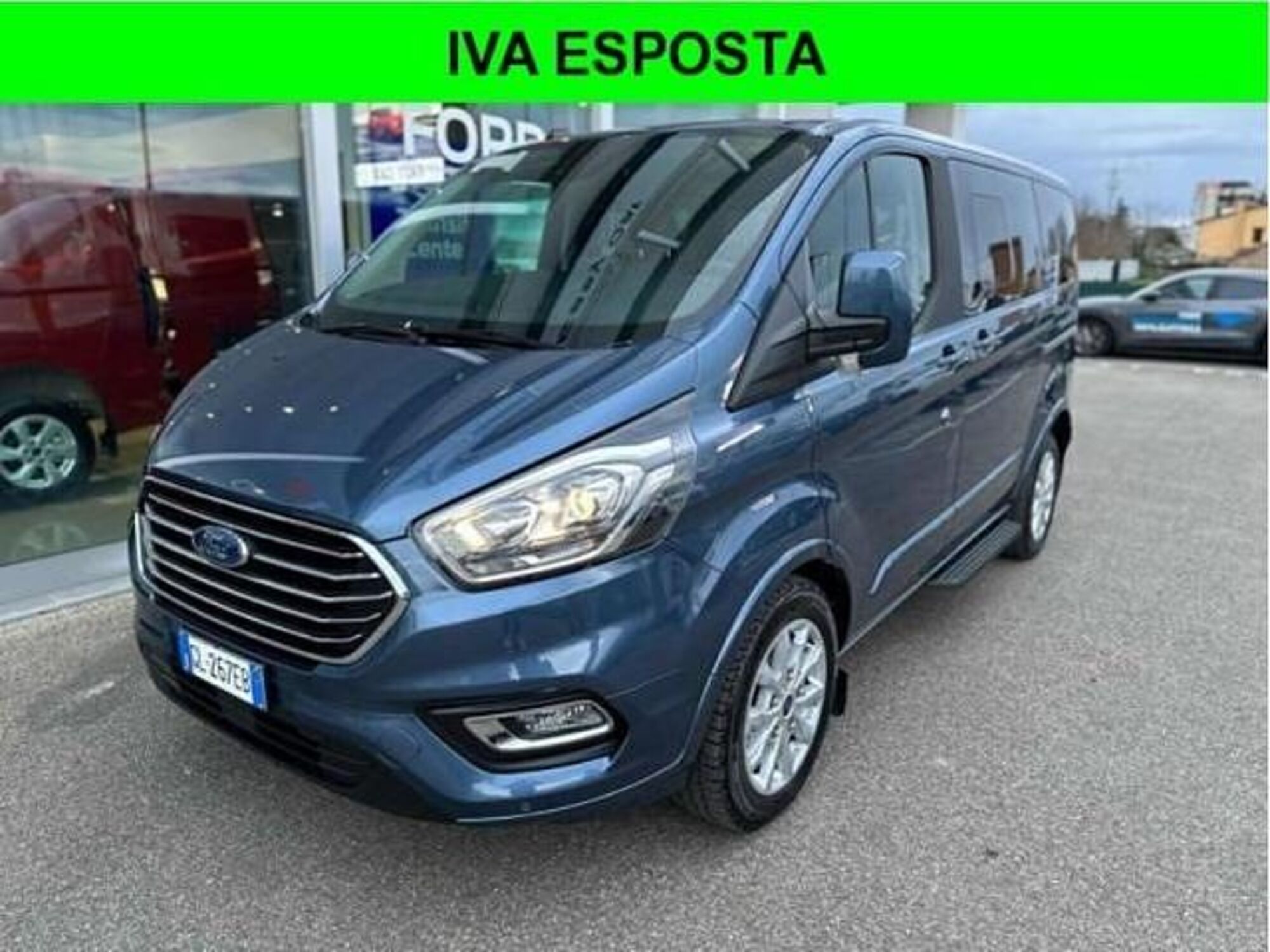 Ford Tourneo Custom 320 2.0 EcoBlue 130CV MHEV PC Titanium del 2022 usata a Imola