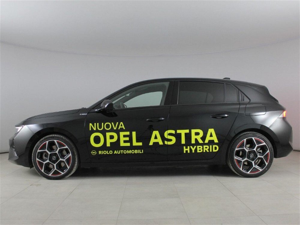 Opel Astra 1.6 Hybrid 180 CV AT8 GS Line del 2022 usata a Palermo (3)