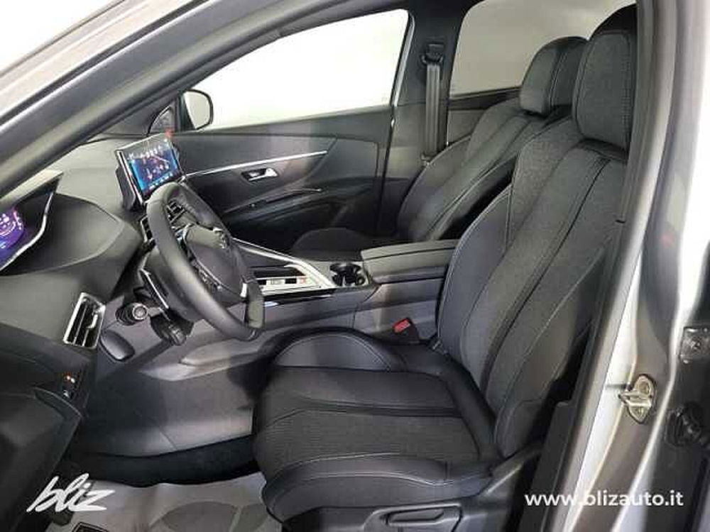 Peugeot 5008 nuova a Udine (12)