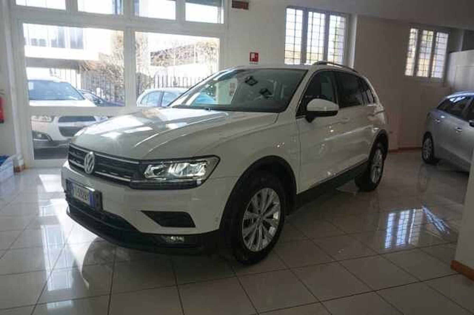 Volkswagen Tiguan 2.0 TDI SCR DSG 4MOTION Business BMT  del 2019 usata a Bologna