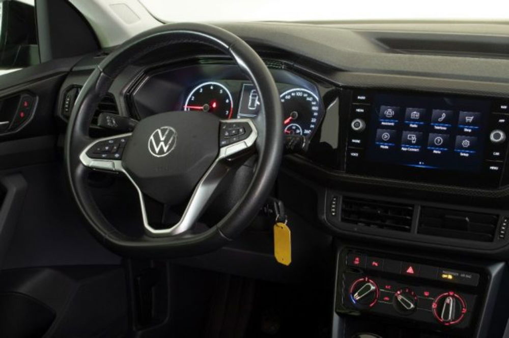 Volkswagen T-Cross usata a Novara (6)