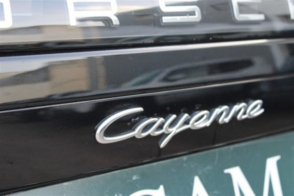 Porsche Cayenne 3.0 V6  del 2018 usata a Lecce (5)