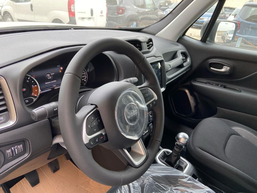 Jeep Renegade nuova a Caserta (7)