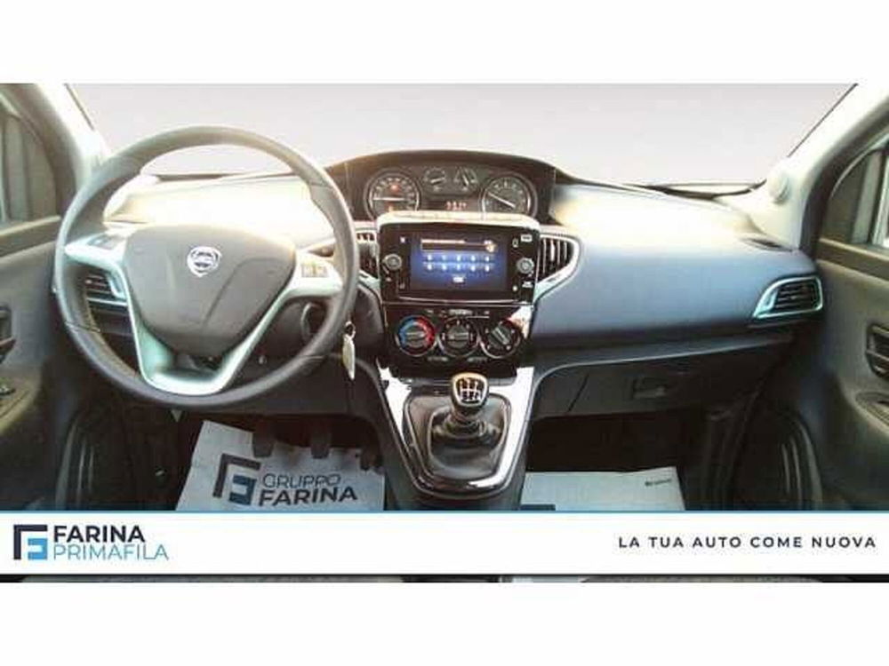 Lancia Ypsilon usata a Napoli (10)