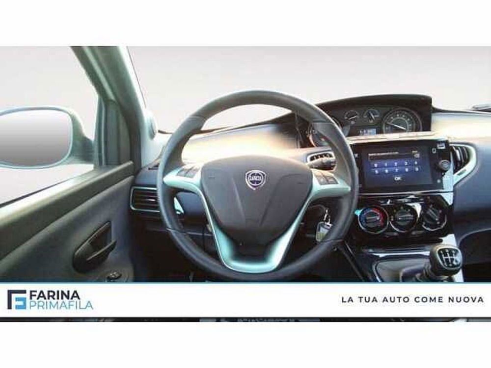 Lancia Ypsilon usata a Napoli (12)