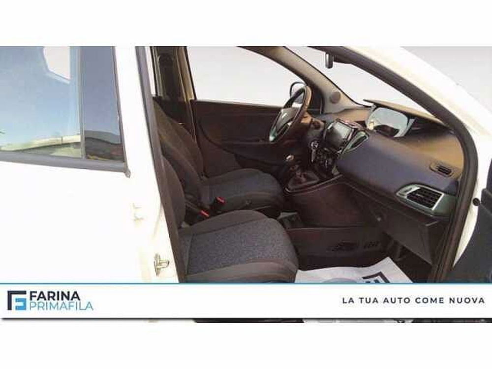 Lancia Ypsilon usata a Napoli (15)