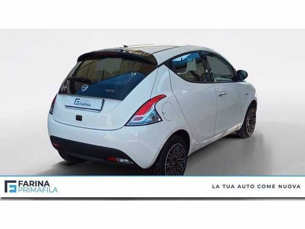 Lancia Ypsilon 1.0 FireFly 5 porte S&S Hybrid Ecochic Gold  del 2023 usata a Pozzuoli (5)