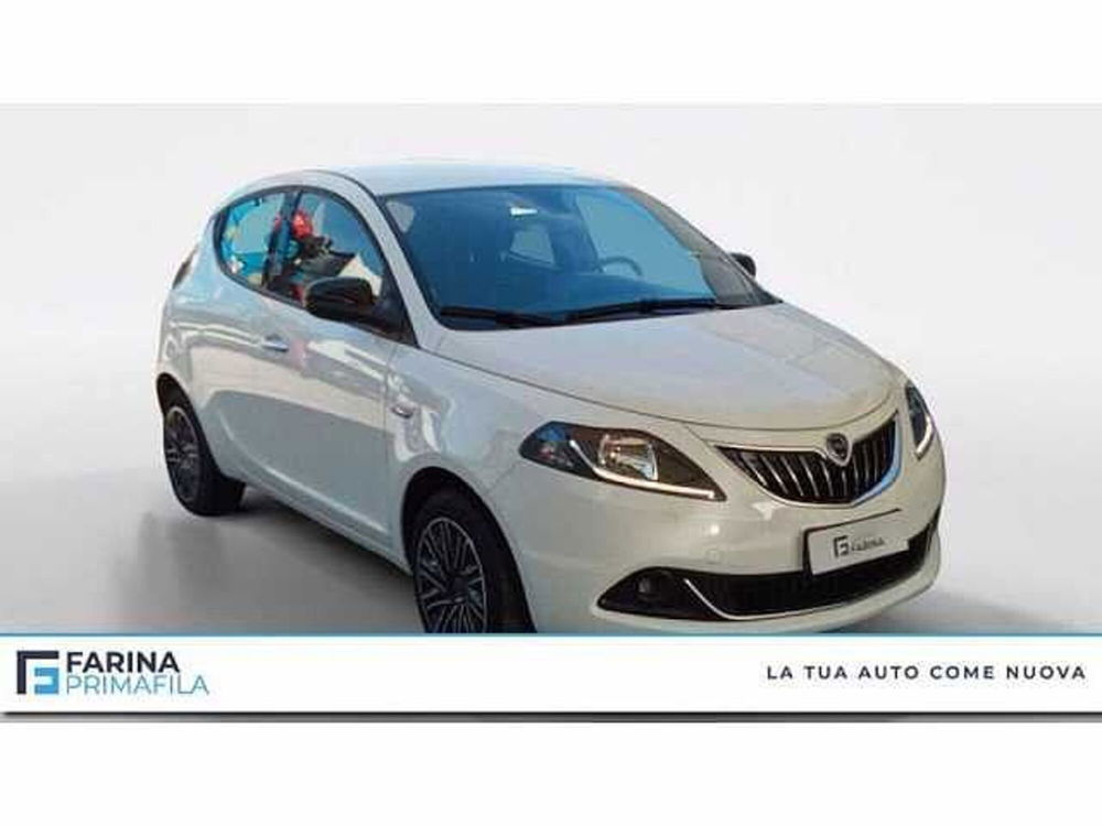 Lancia Ypsilon usata a Napoli (7)