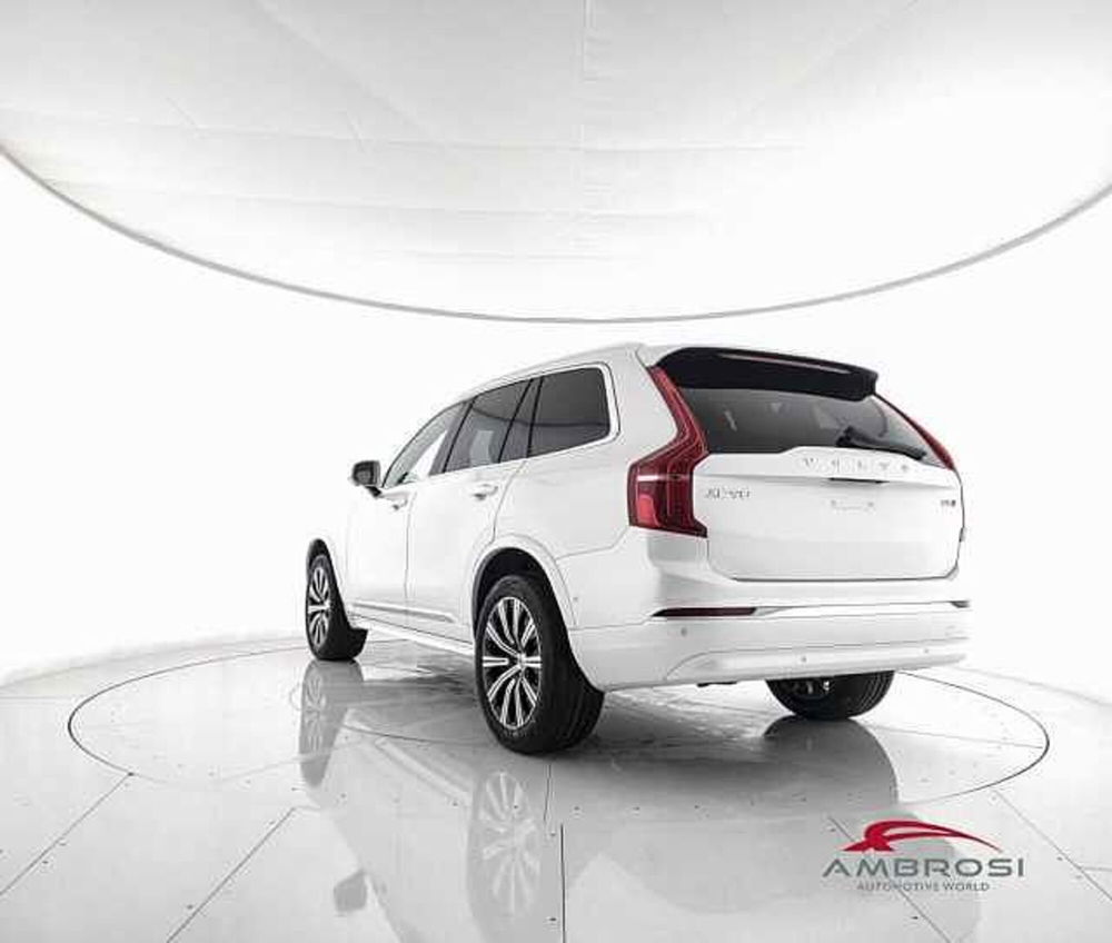 Volvo XC90 B5 (d) AWD automatico 7 posti Plus Bright nuova a Corciano (4)