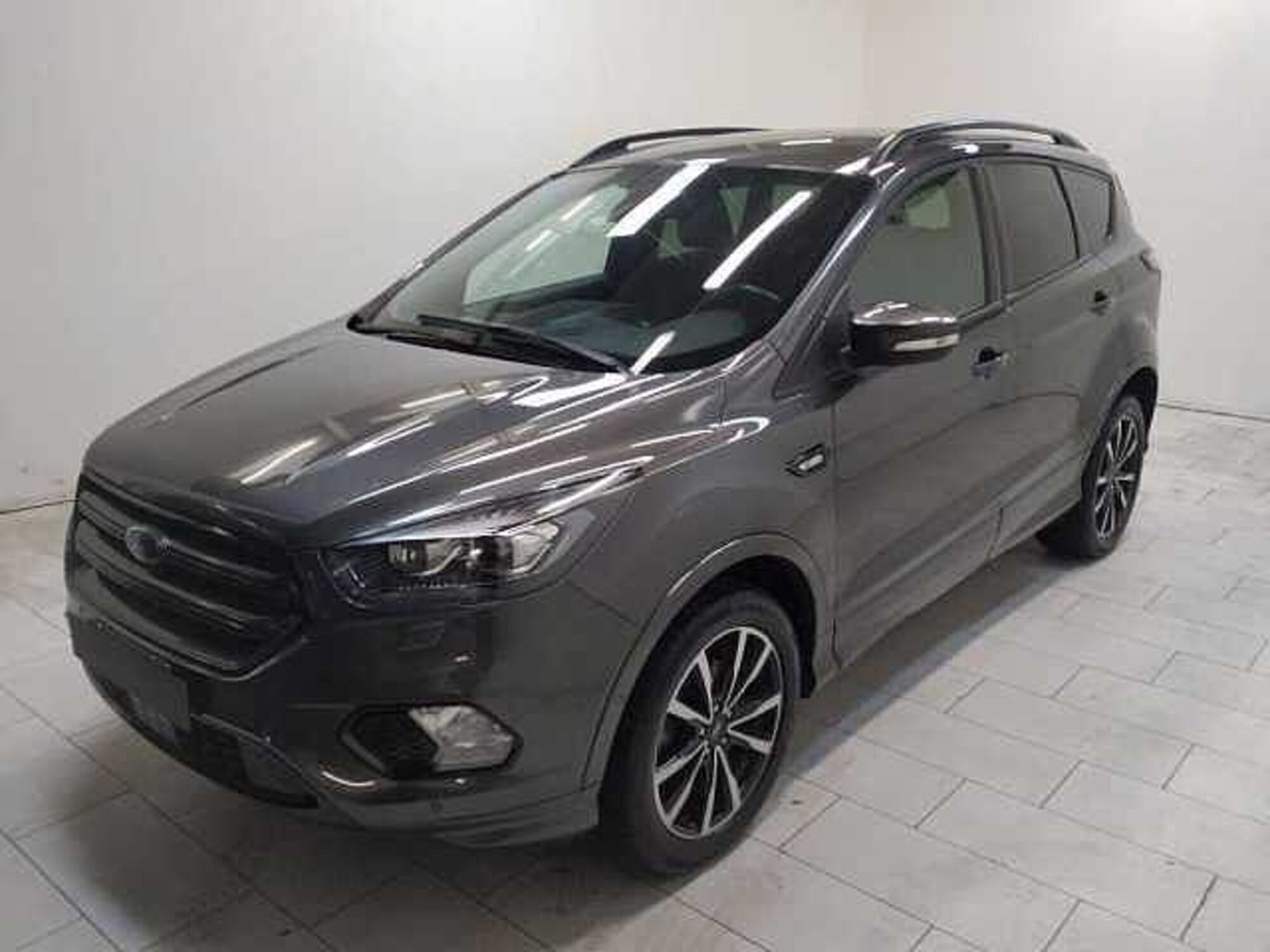 Ford Kuga 1.5 EcoBoost 120 CV S&amp;S 2WD ST-Line  del 2019 usata a Cuneo