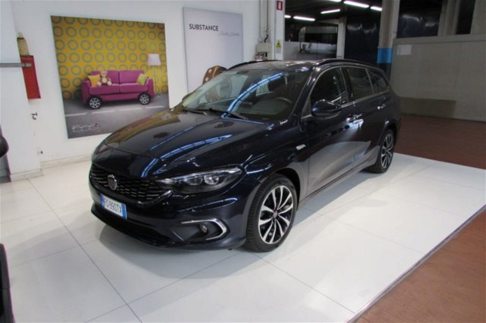 Fiat Tipo Station Wagon Tipo 1.6 Mjt S&S DCT SW Lounge  del 2016 usata a Rho (2)