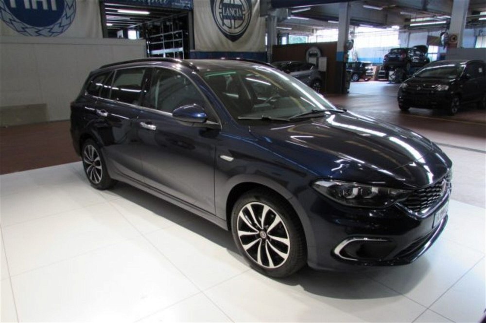 Fiat Tipo Station Wagon Tipo 1.6 Mjt S&S DCT SW Lounge  del 2016 usata a Rho (3)