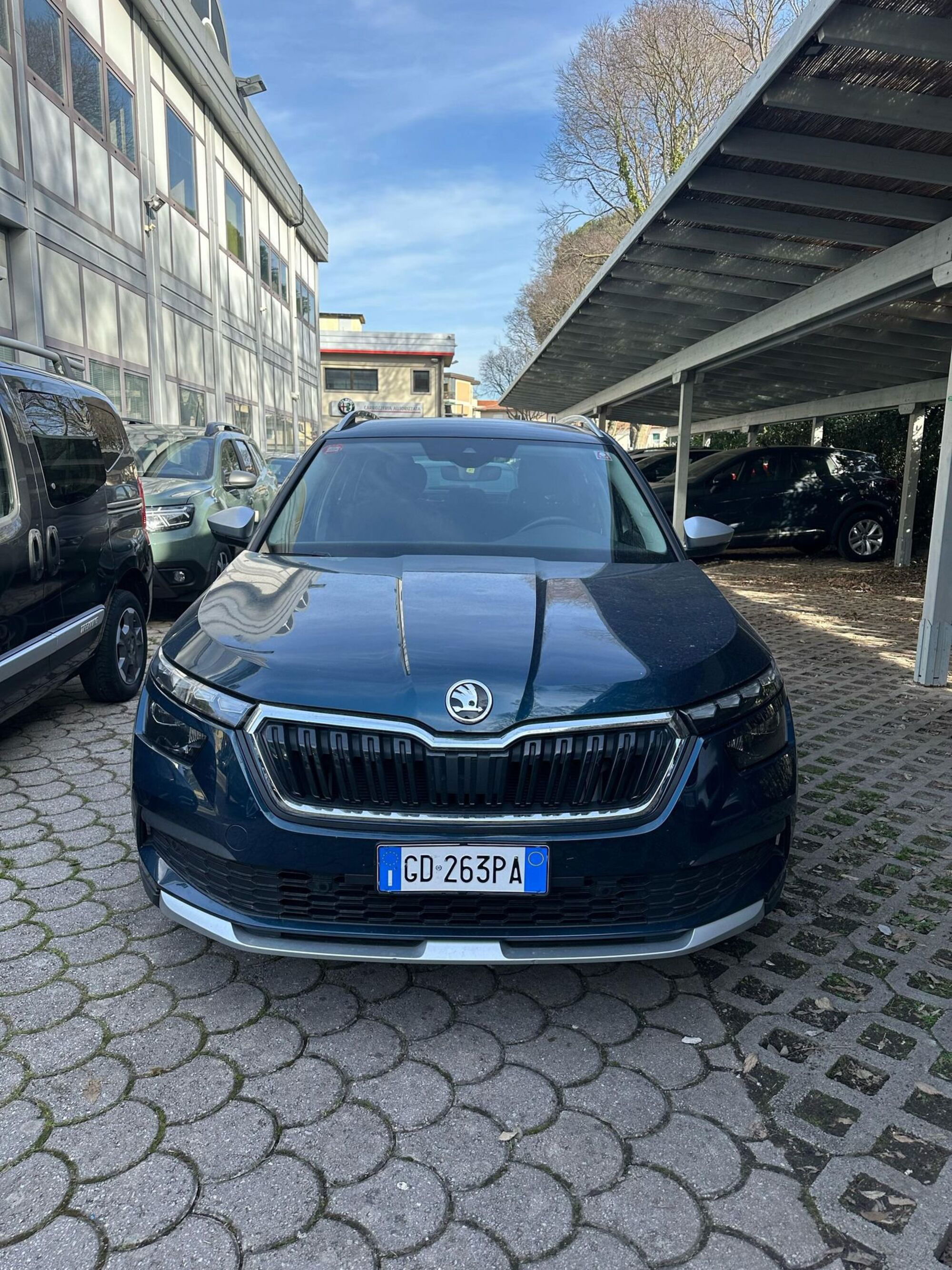 Skoda Kamiq 1.0 TSI 110 CV DSG ScoutLine del 2021 usata a Firenze