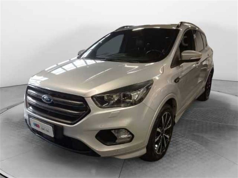 Ford Kuga 1.5 TDCI 120CV S&S 2WD Powershift ST-Line Business del 2018 usata a Pistoia