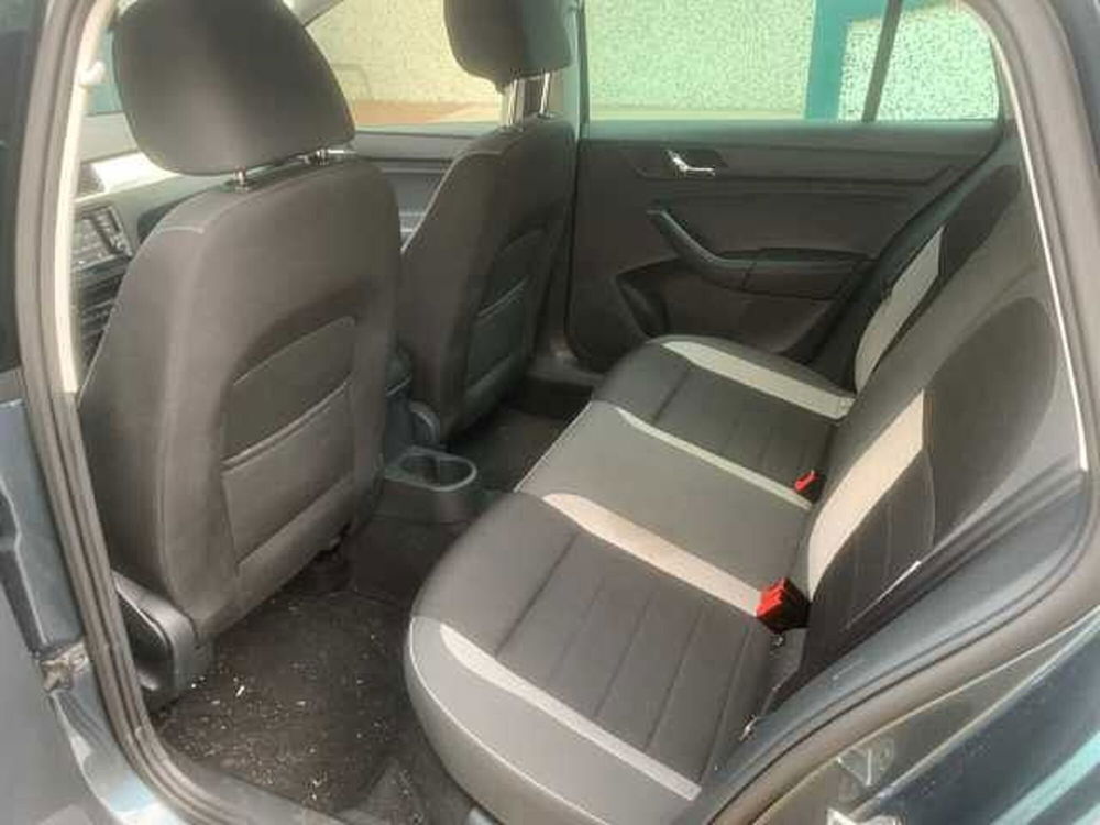 Skoda Rapid Spaceback usata a Roma (11)