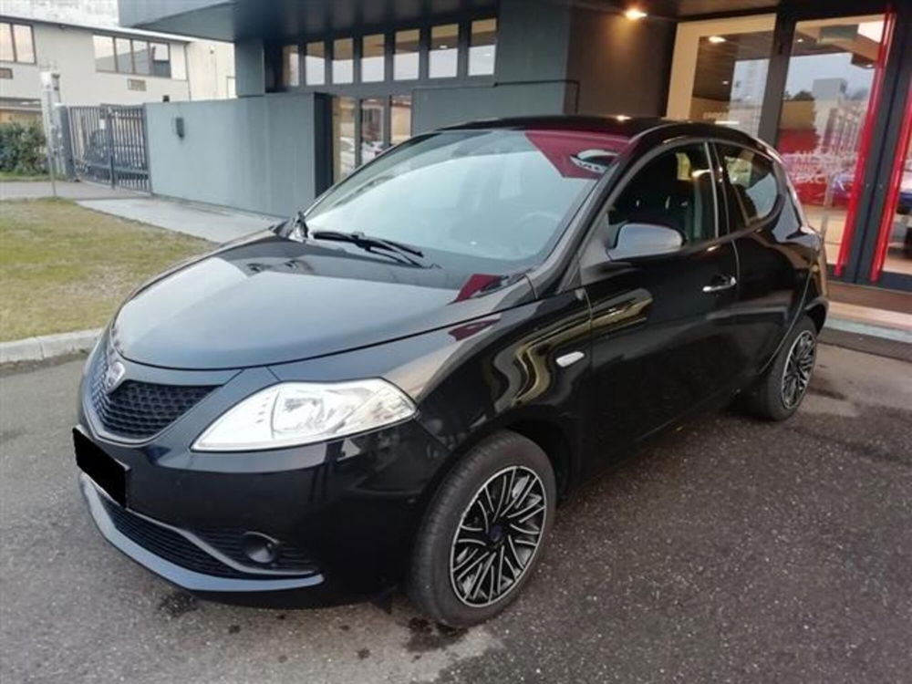 Lancia Ypsilon usata a Asti