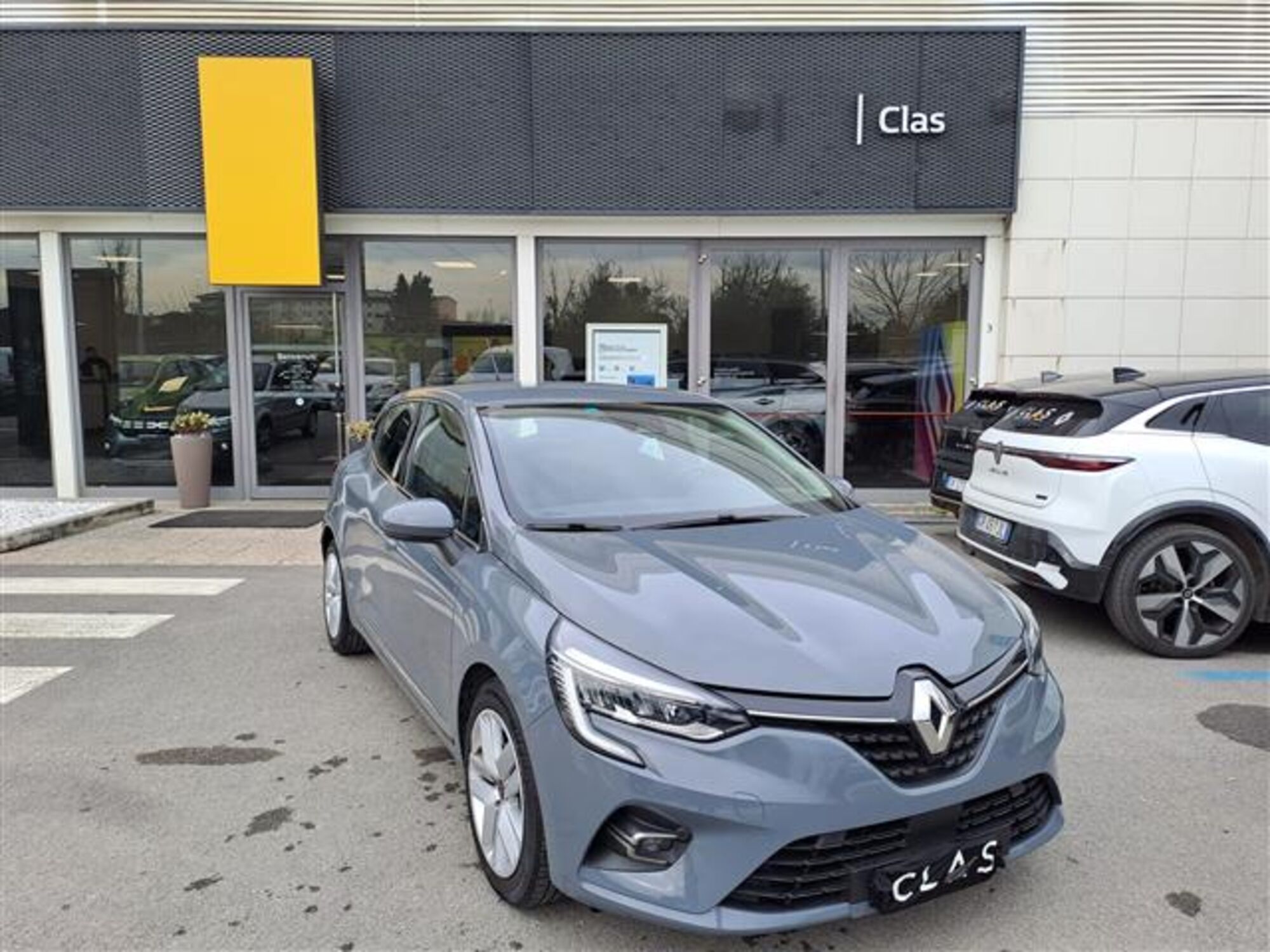 Renault Clio 1.0 tce Techno Gpl 100cv del 2020 usata a Livorno