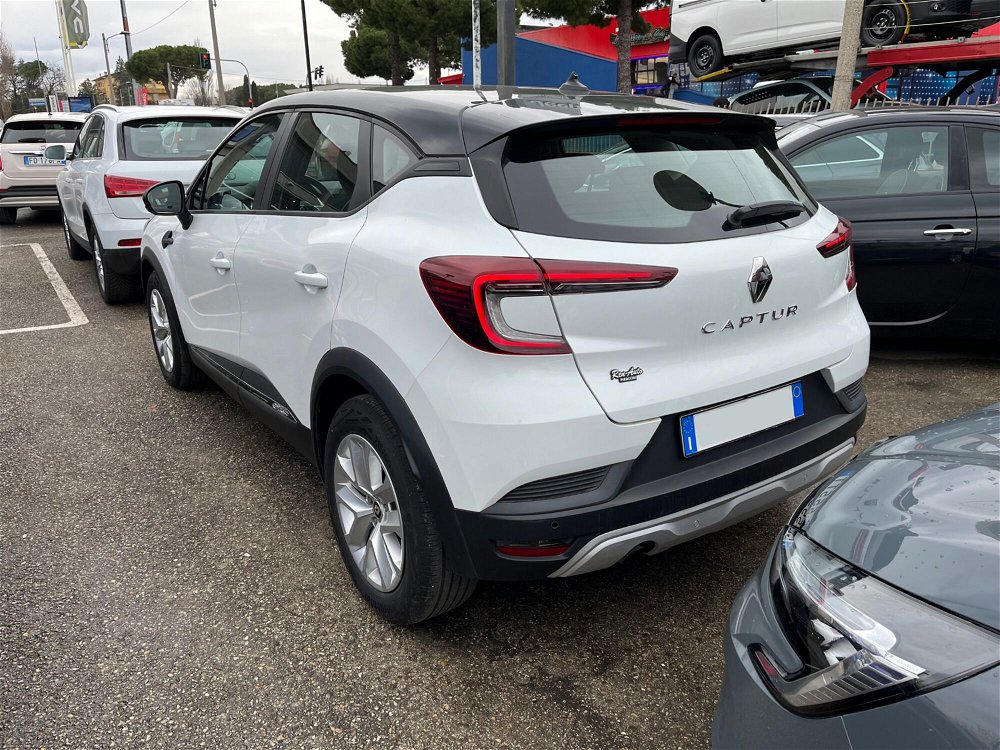 Renault Captur TCe 100 CV GPL FAP Zen  del 2020 usata a Rimini (2)