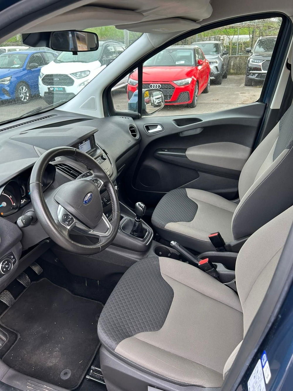 Ford Tourneo Courier usata a Lucca (20)