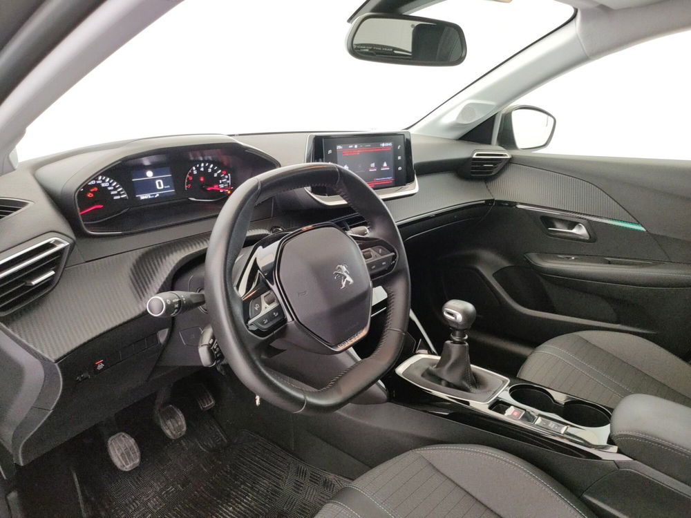 Peugeot 208 nuova a Caserta (16)