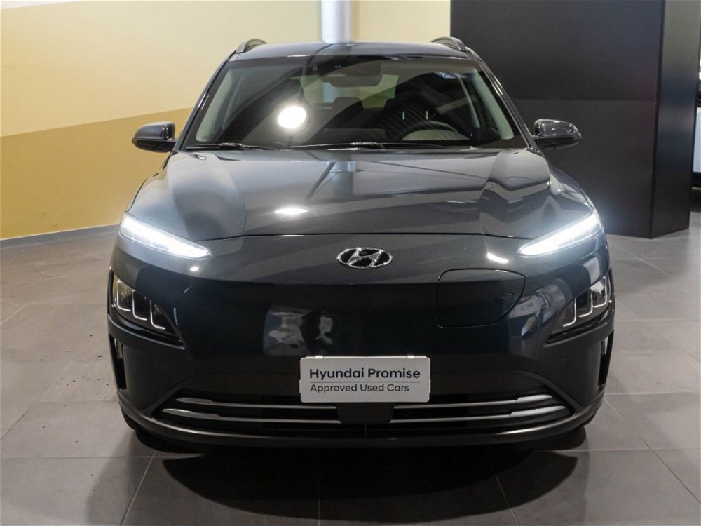 Hyundai Kona EV 64 kWh XLine del 2022 usata a Montecosaro (2)