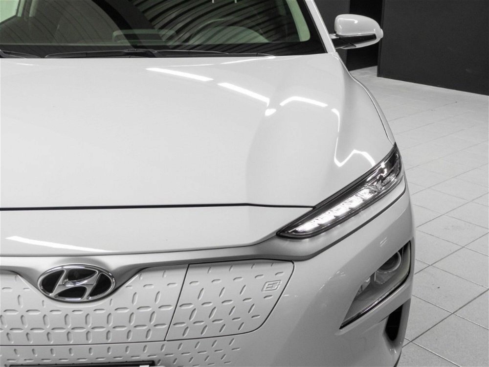 Hyundai Kona EV 64 kWh XPrime del 2020 usata a Montecosaro (3)
