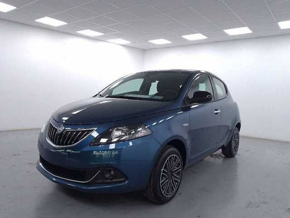 Lancia Ypsilon nuova a Cuneo