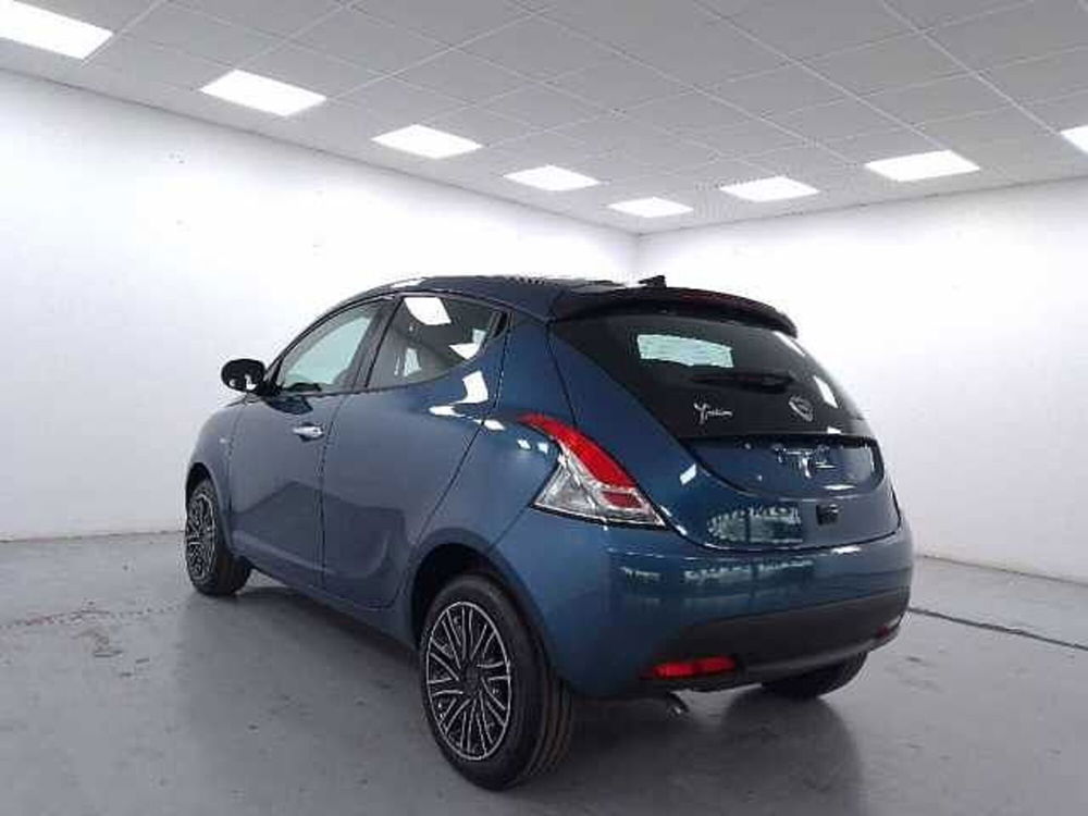 Lancia Ypsilon nuova a Cuneo (6)