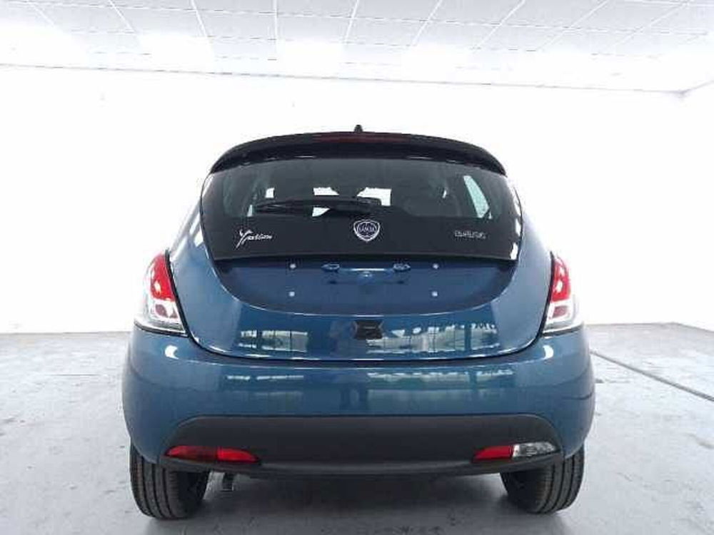 Lancia Ypsilon nuova a Cuneo (7)