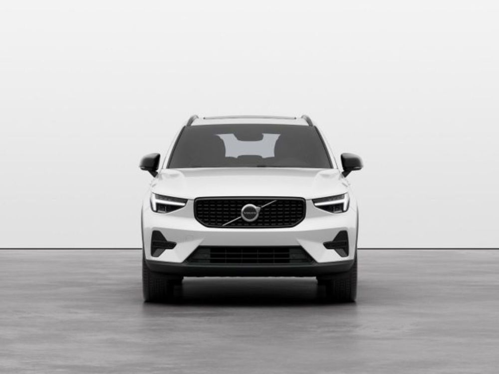 Volvo XC40 nuova a Modena (7)