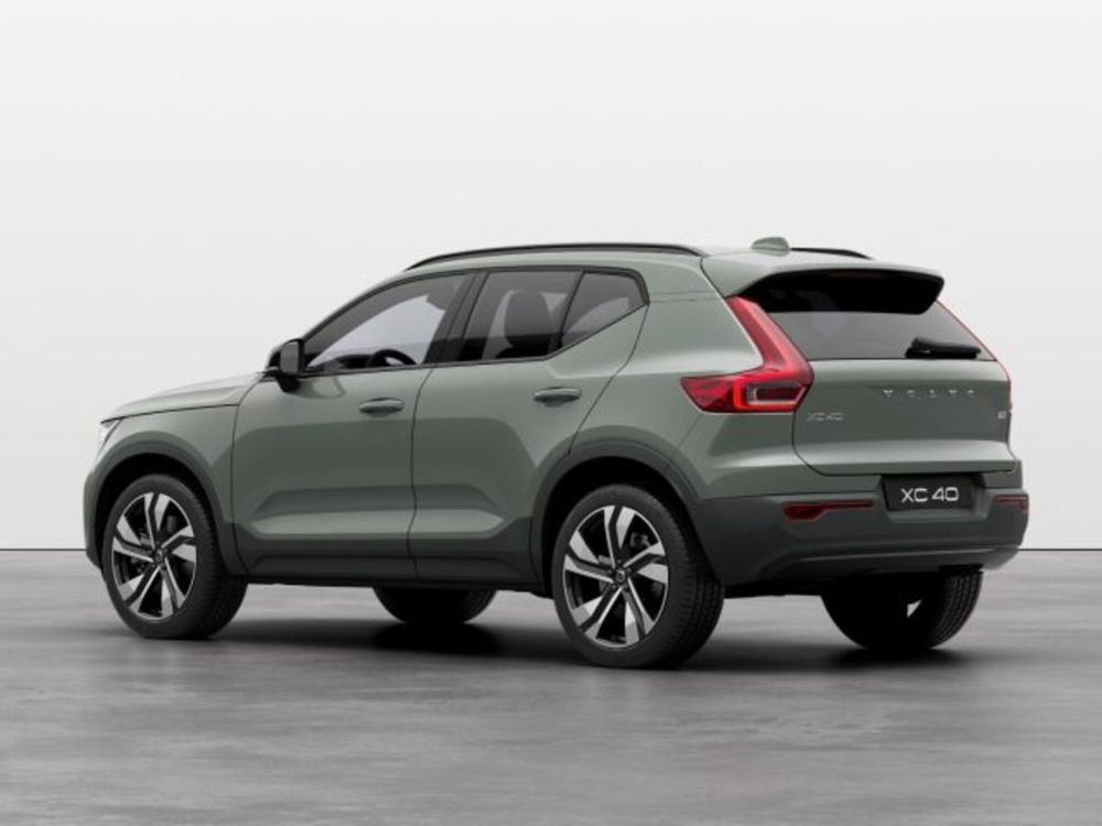 Volvo XC40 nuova a Modena (4)