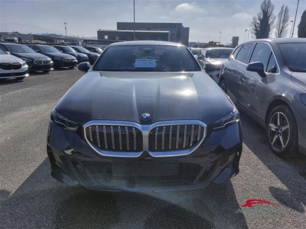 BMW Serie 5 520 nuova a Corciano (5)