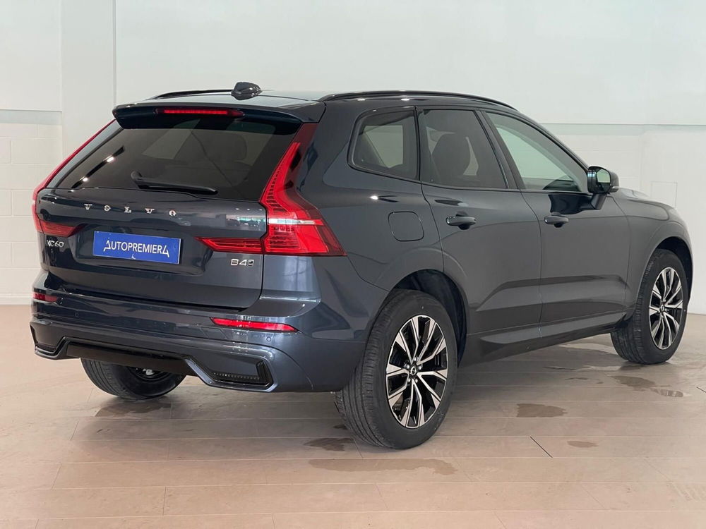 Volvo XC60 nuova a Como (11)