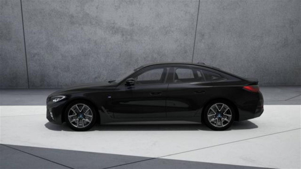 BMW i4 i4 edrive40 Msport nuova a Imola (4)