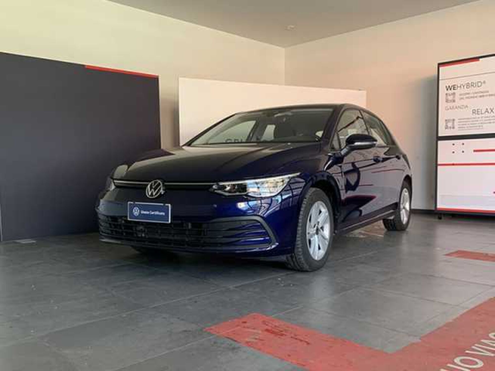 Volkswagen Golf 1.0 eTSI EVO DSG Life del 2023 usata a Rende