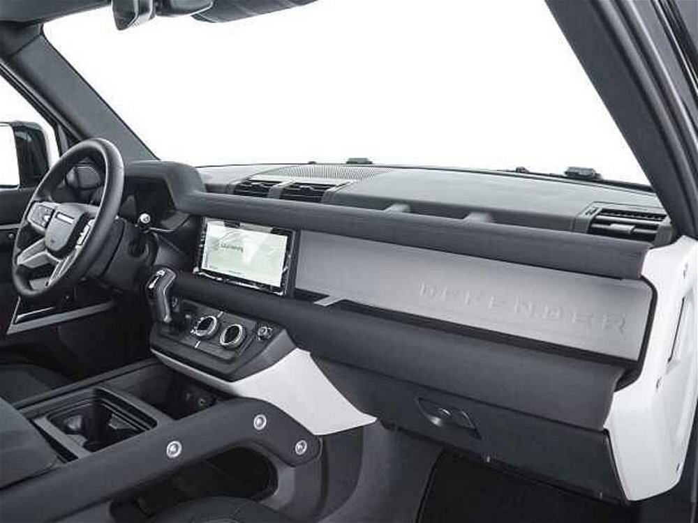 Land Rover Defender 110 3.0d i6 mhev S awd 200cv auto nuova a Viterbo (3)