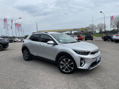 Kia Stonic 1.0 T-GDi 100 CV MHEV MT Style del 2022 usata a Maniago