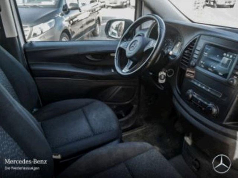 Mercedes-Benz Vito 2.0 116 CDI PC Tourer Base Compact  del 2021 usata a Magenta (3)